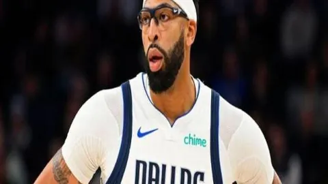 奥尼尔担忧：三分热潮拖累NBA收视率，库里等人变革前景堪忧